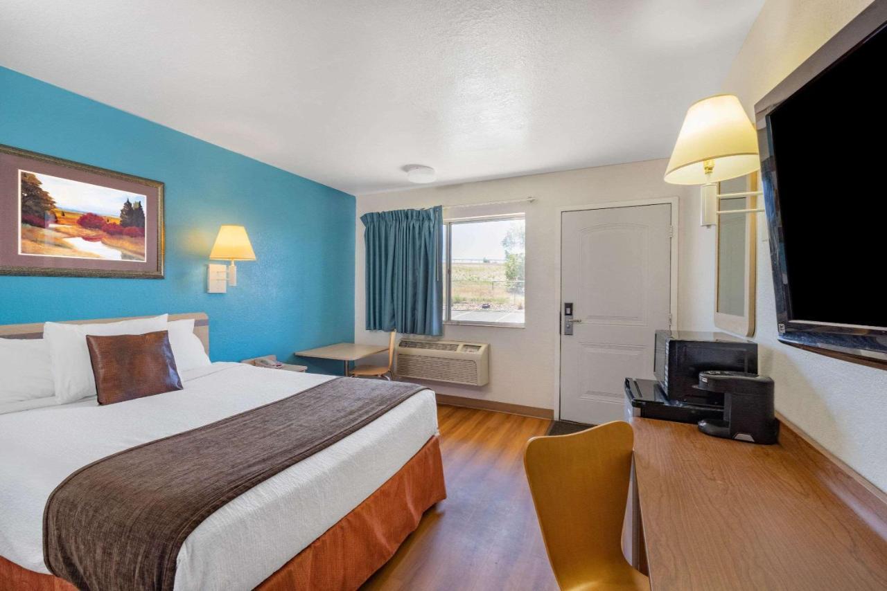 Travelodge By Wyndham Miles City Bagian luar foto