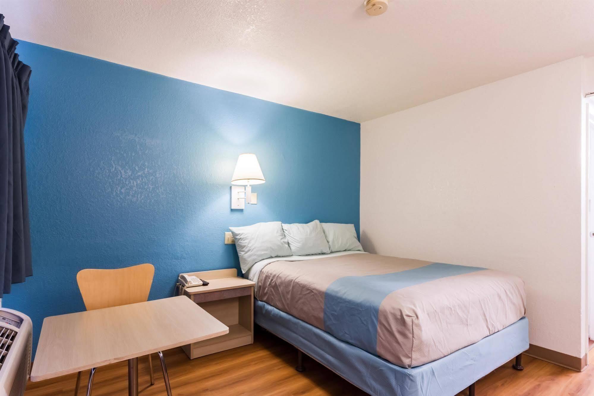 Travelodge By Wyndham Miles City Bagian luar foto