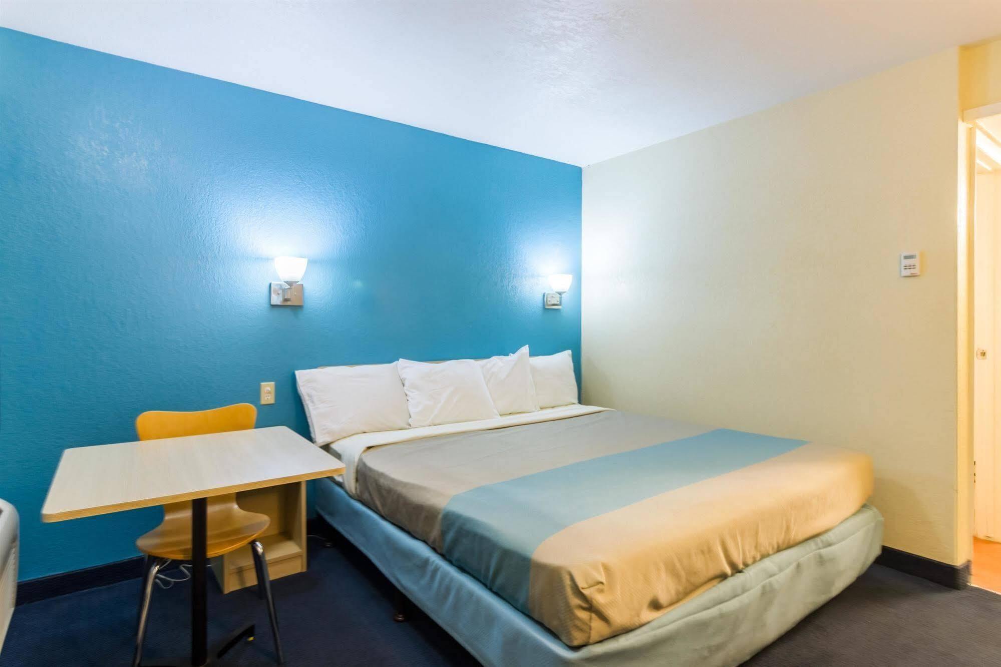 Travelodge By Wyndham Miles City Bagian luar foto